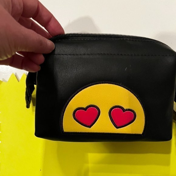 Olivia‎ Miller Hand Bag  / Purse (nwt) - Picture 2 of 14